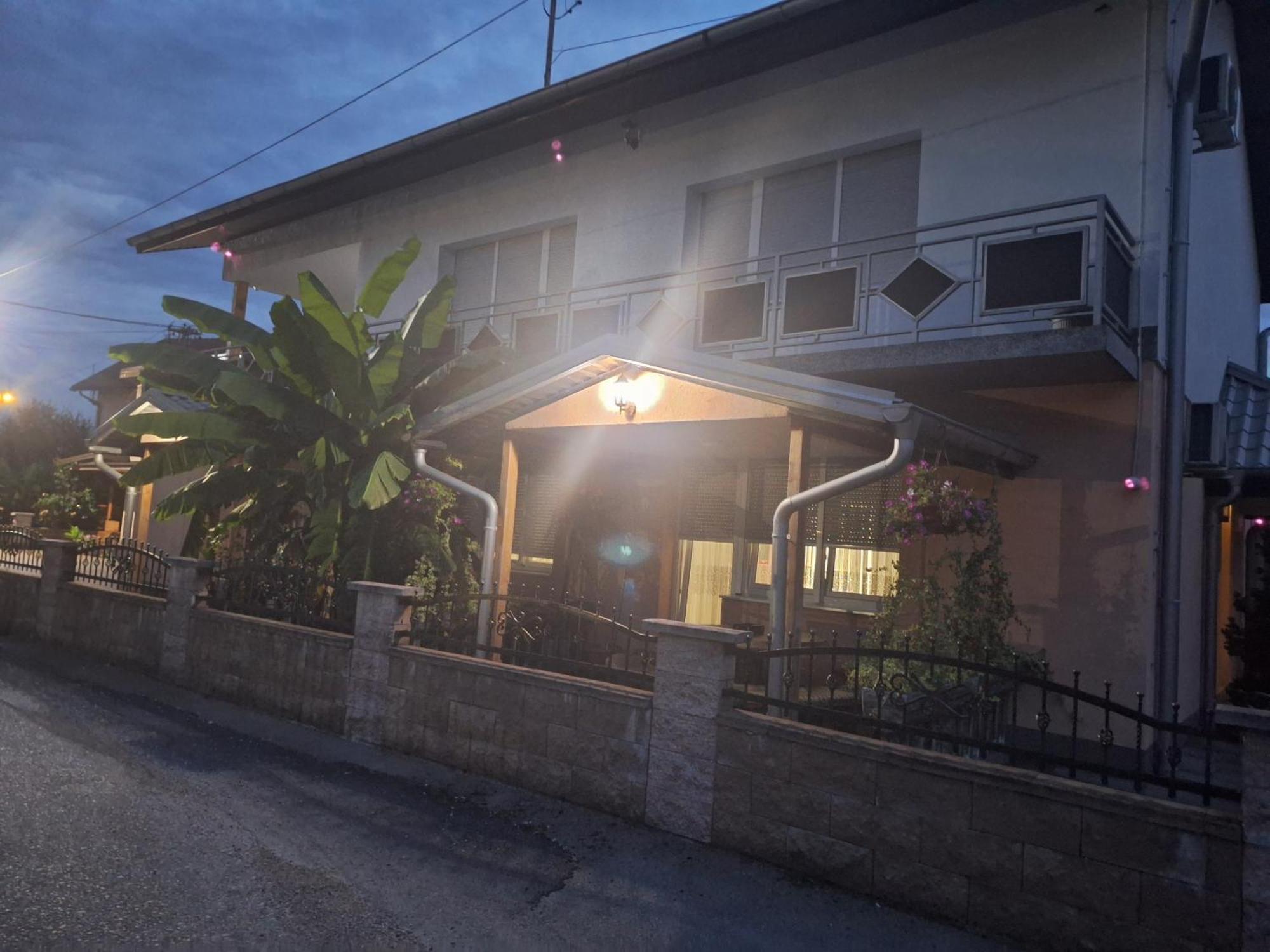 Kaca Apartmani 1 Banja Luka Exteriör bild