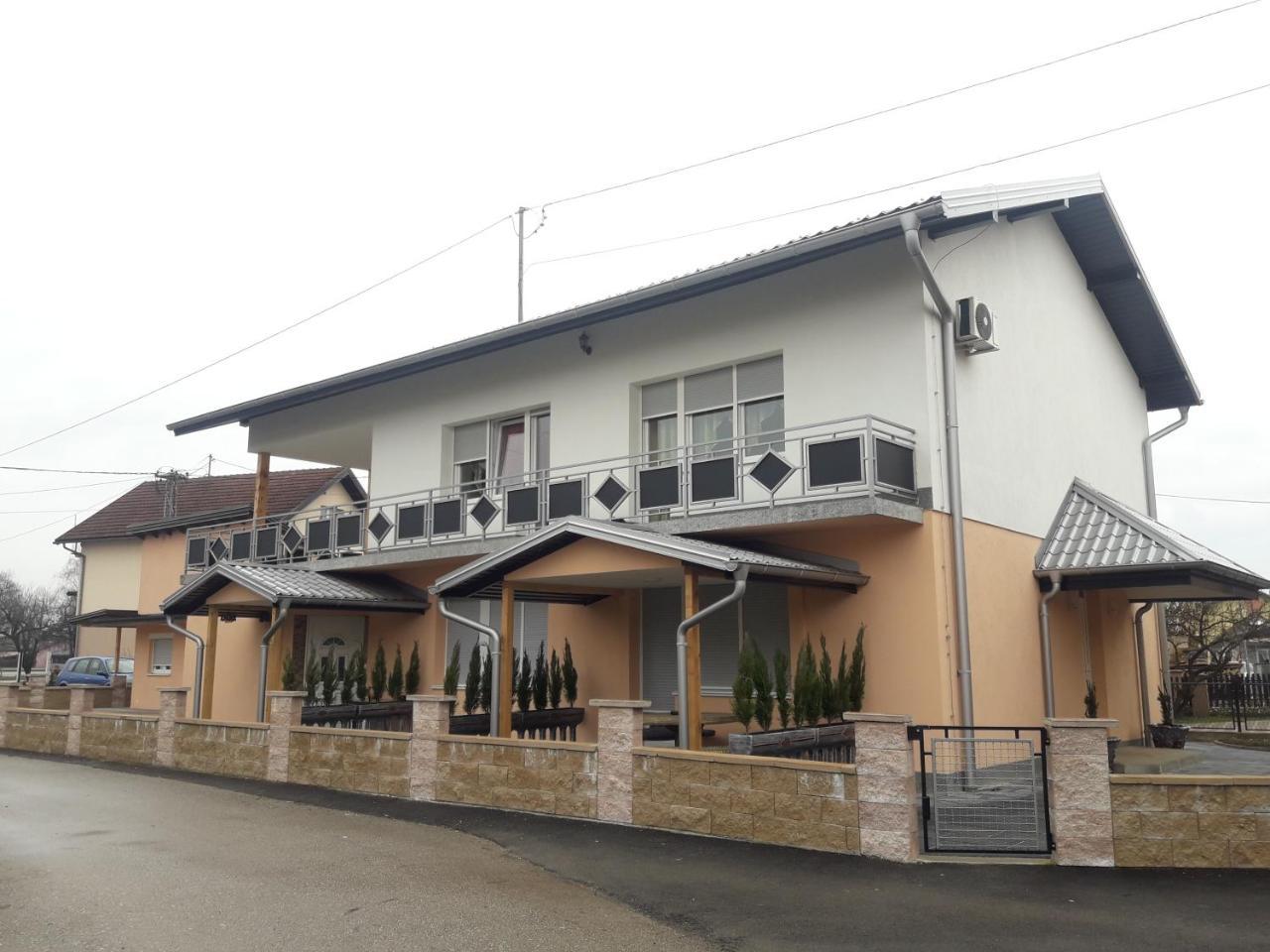 Kaca Apartmani 1 Banja Luka Exteriör bild