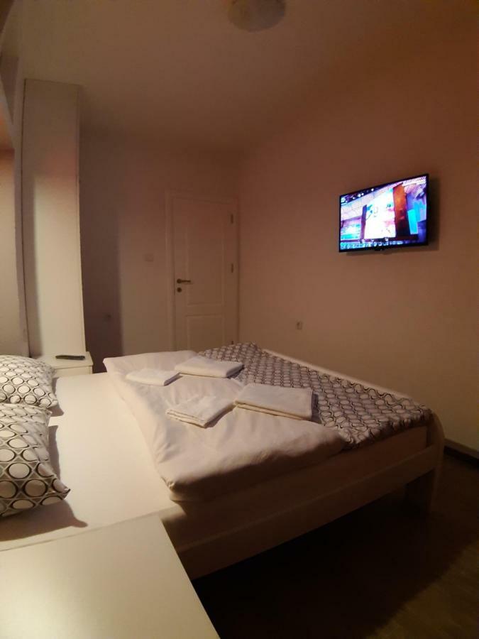 Kaca Apartmani 1 Banja Luka Exteriör bild